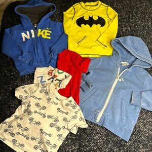 24m 2T baby boy lot Batman rashguard, Pekkle,old navy, Nike hoodie, H&M hoodie